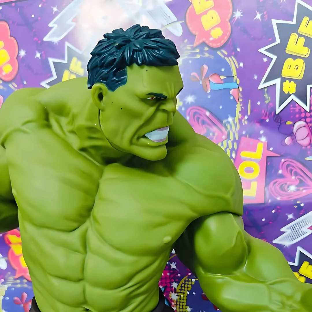 SuperHero Figurine | Dynamic Avenger Statue [33cm] - Image 3