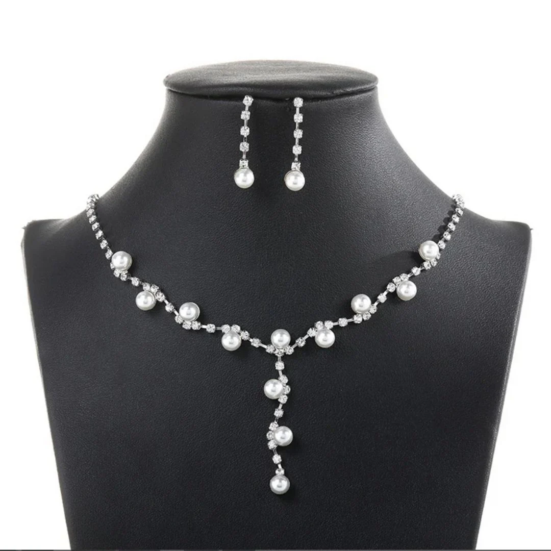 A Pearly Affair Necklace | Zigzag Rhinestone and Pearls Set - Image 2