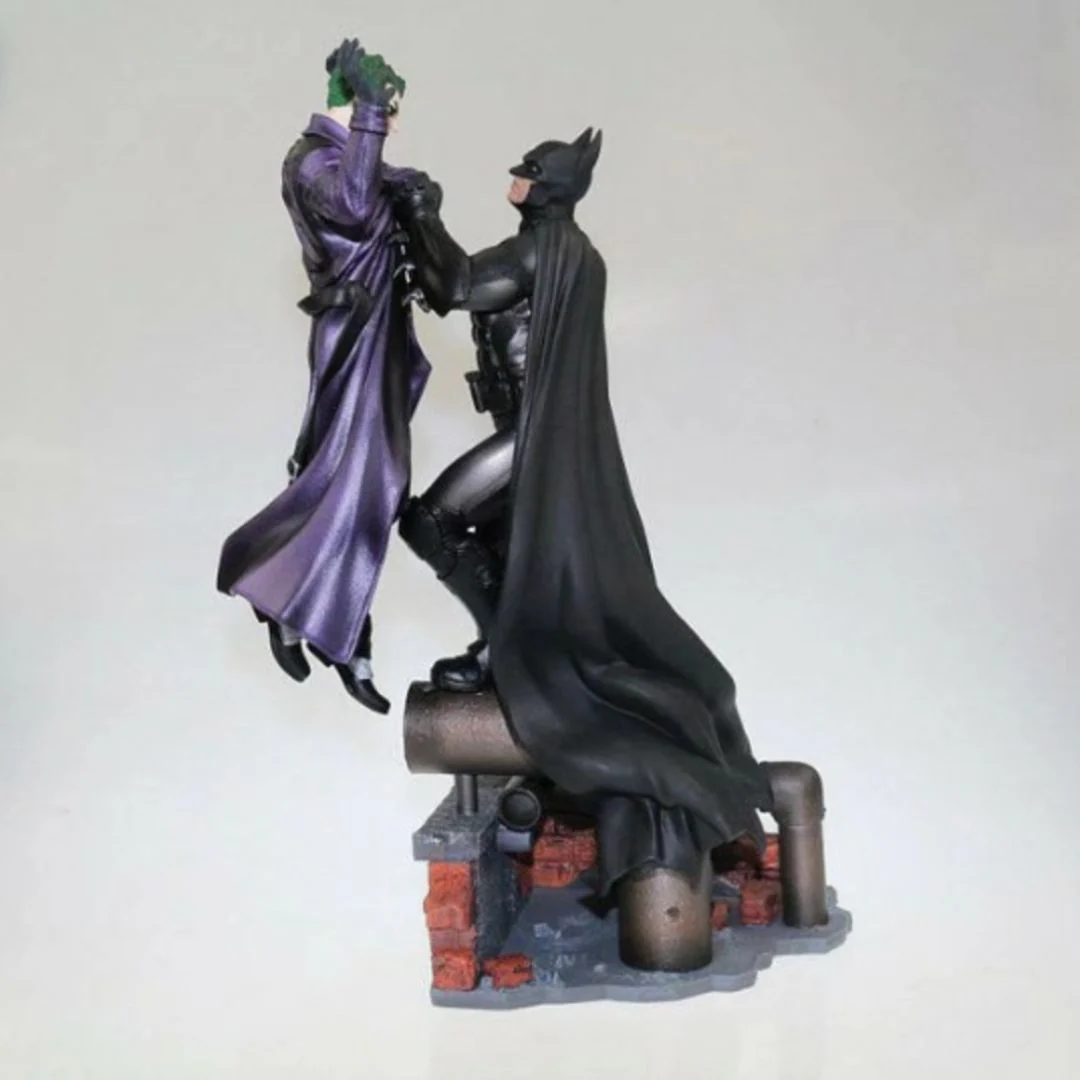 Batman vs. Joker Showdown Diorama | Arkham Batman vs. Joker PVC Collectible Statue - Image 2
