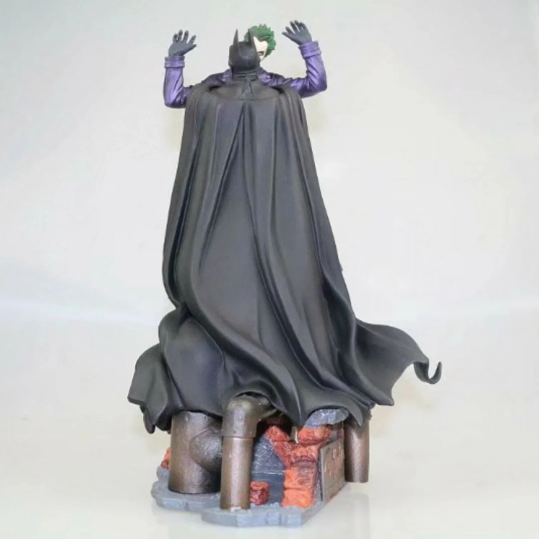 Batman vs. Joker Showdown Diorama | Arkham Batman vs. Joker PVC Collectible Statue - Image 5