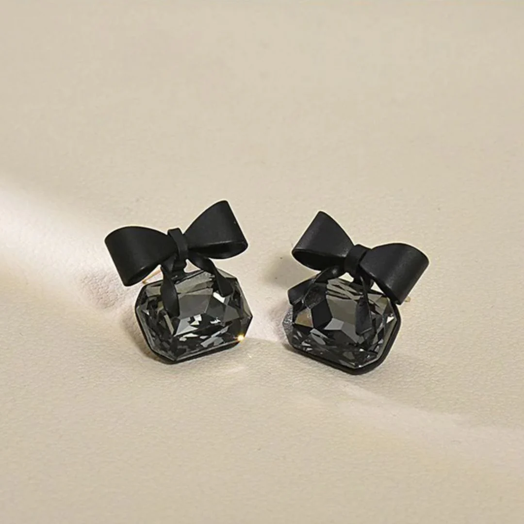 Bow Shaped Earrings | Elegant and Timeless Jewelry - Image 6
