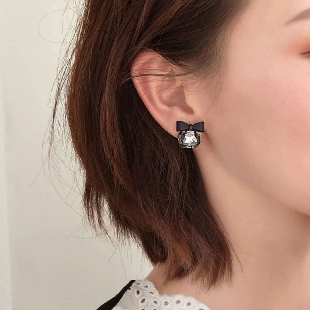 Bow Shaped Earrings | Elegant and Timeless Jewelry - Image 7