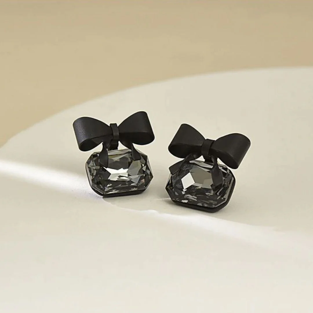 Bow Shaped Earrings | Elegant and Timeless Jewelry - Image 8