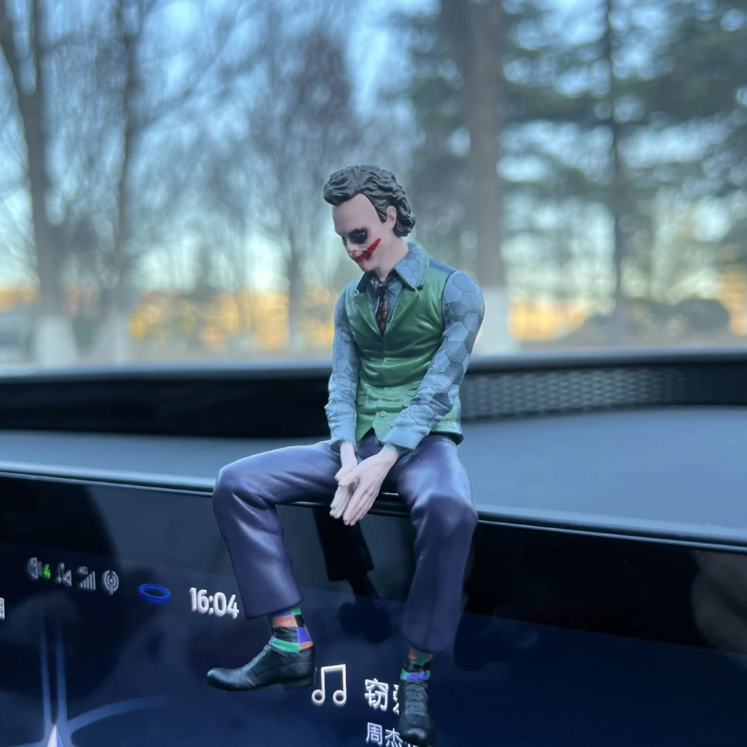 Car Dashboard Joker Statue – Unique Auto Decor for DC Fans - Image 7