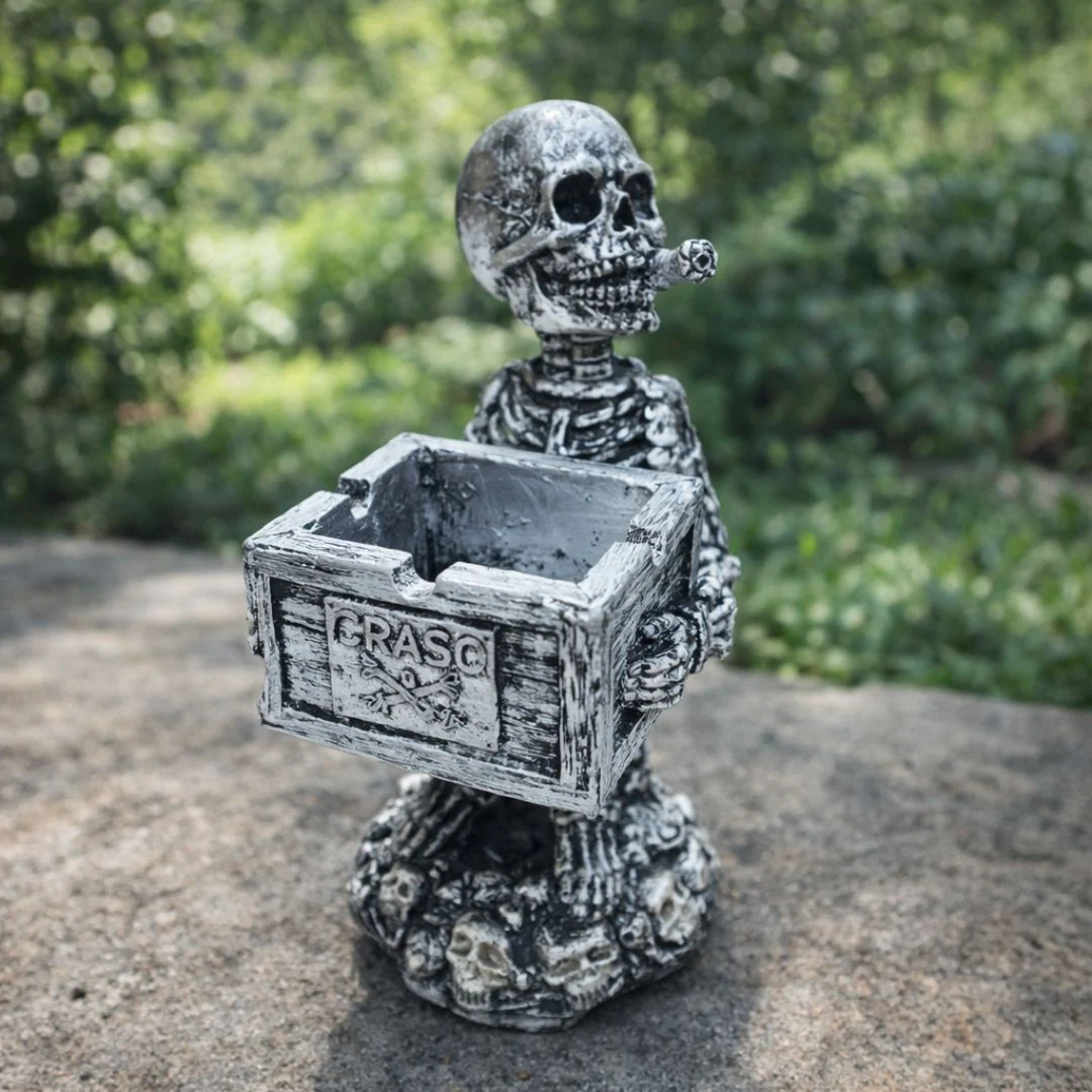 Smokin’ Skull Ashtray : Ceramic Skull Design Ashtray - Image 3