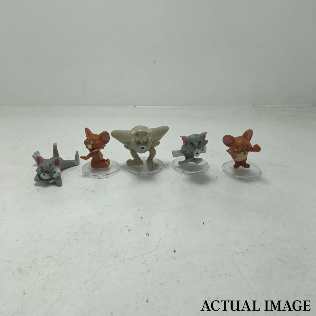 Classic Mischief: Tom and Jerry Collectible Figurine Set (5 Pieces) - Image 7