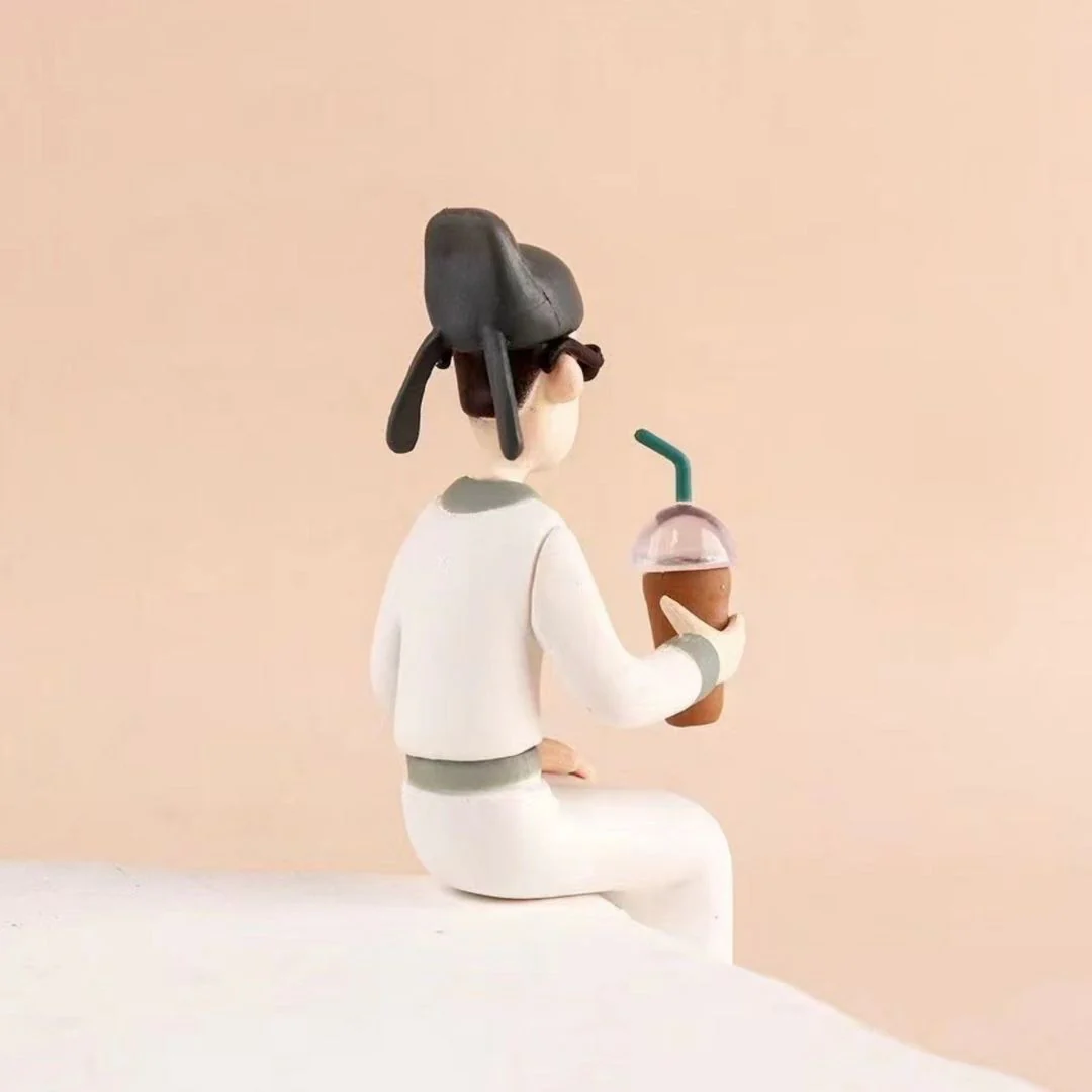 Coffee Time with Li Bai – Funny Ancient Poet Figurine with Sunglasses - Image 2