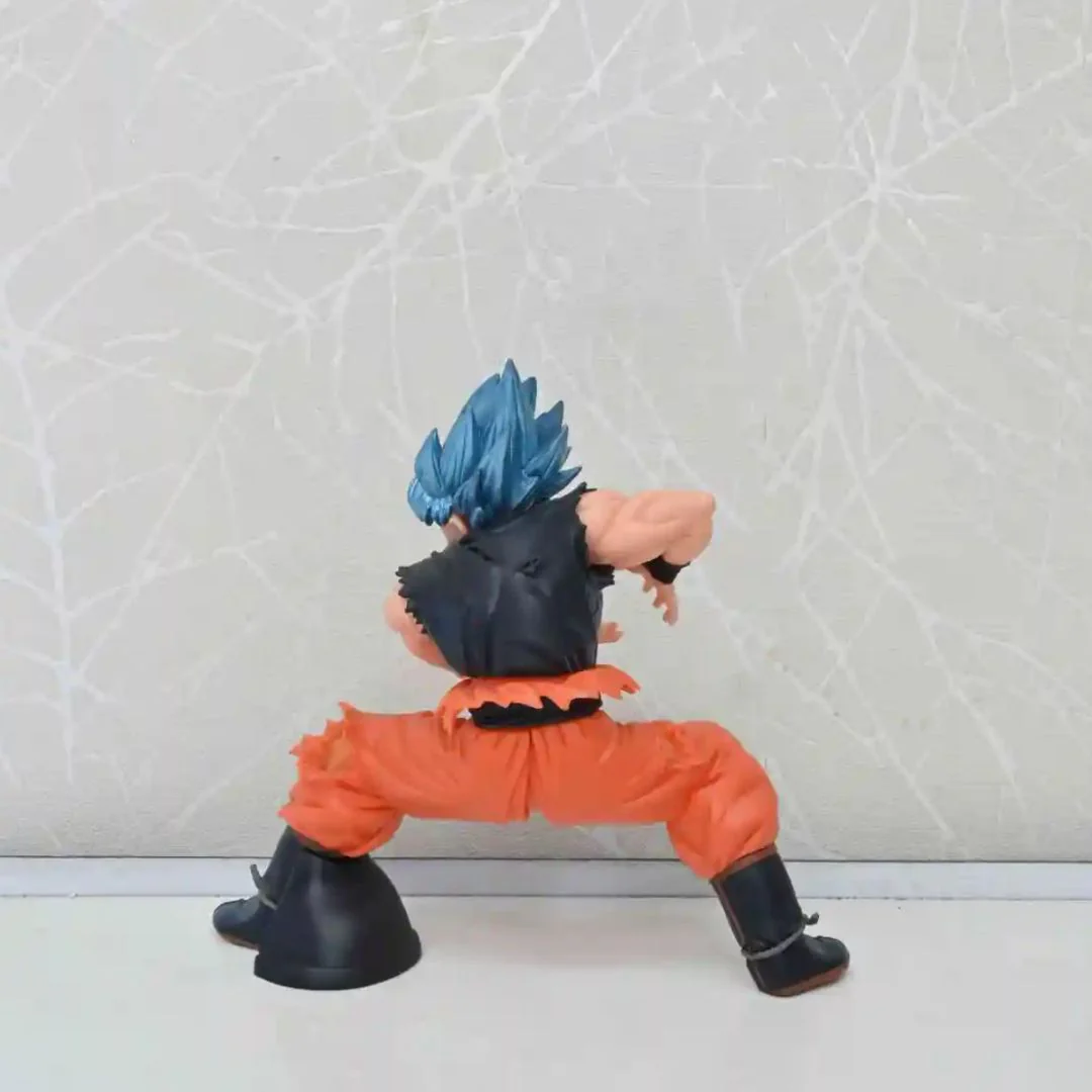 Dragon Ball FighterZ – Goku Battle Pose Statue Collection - Image 5