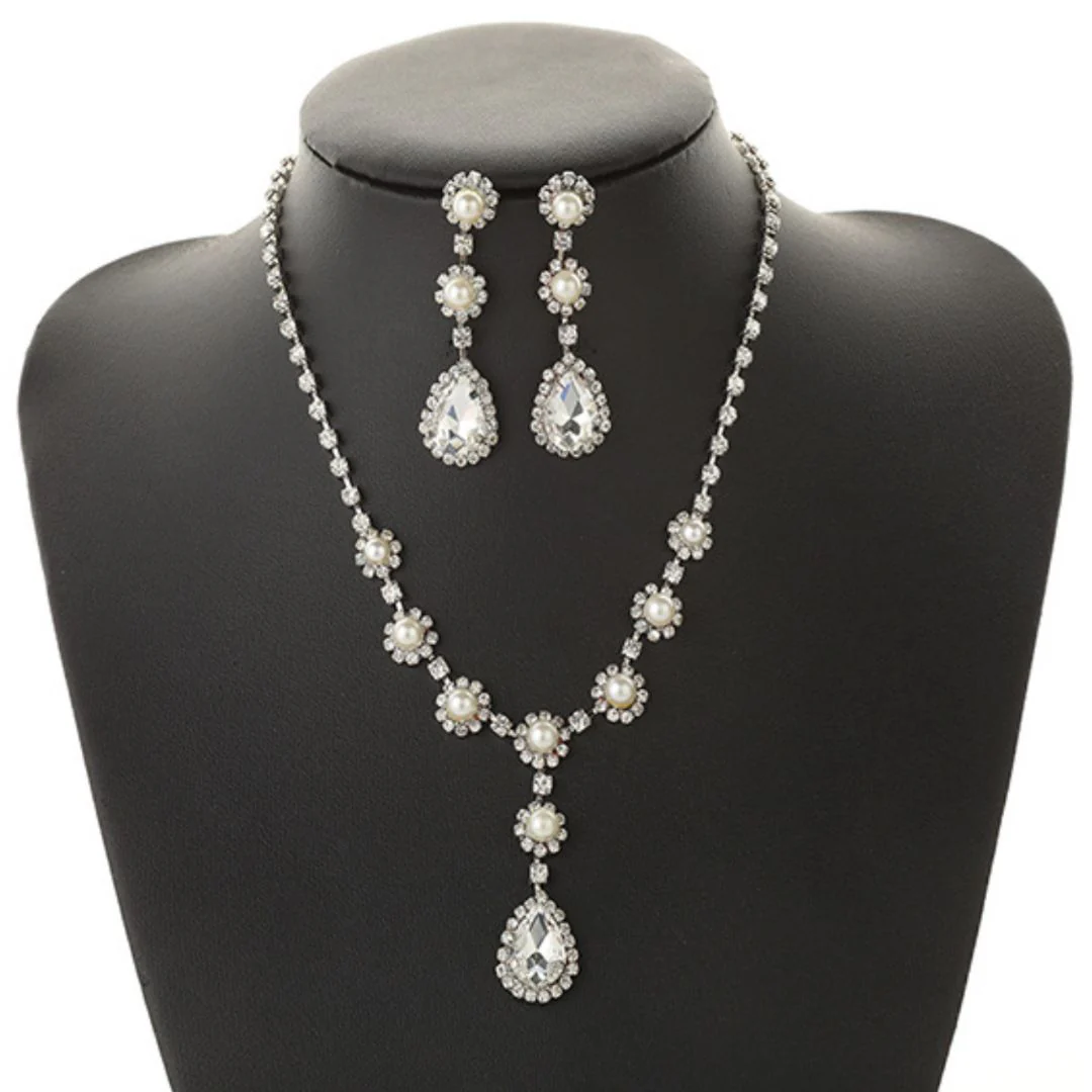 Floral Elegance Pearl Necklace | Amazing Rhinestone and Pearls Set - Image 2