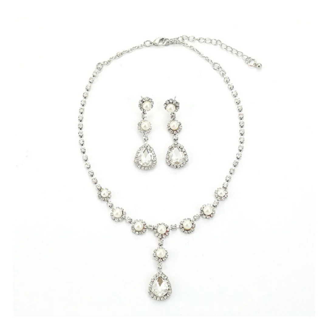 Floral Elegance Pearl Necklace | Amazing Rhinestone and Pearls Set - Image 3