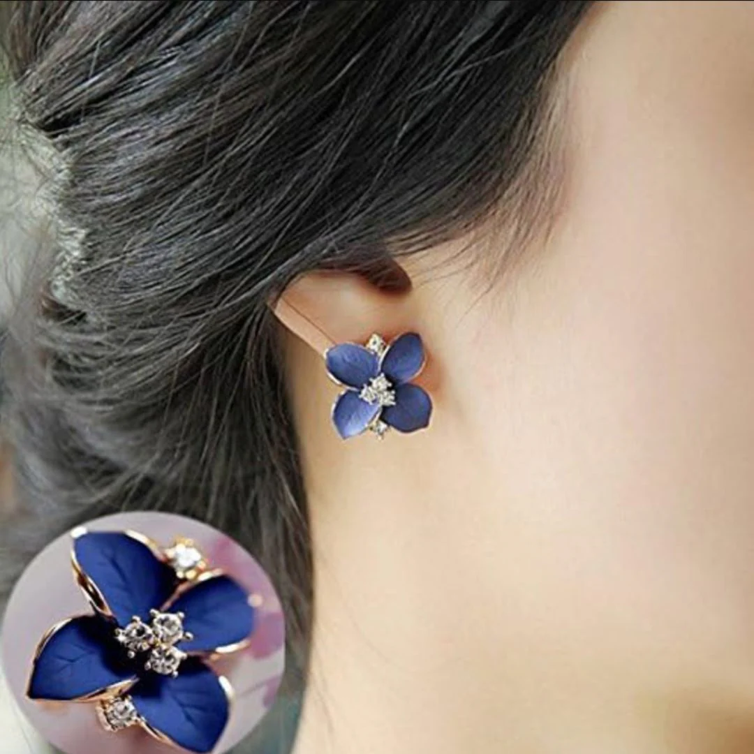 Blossom Gleam – Floral Stud Earrings - Image 3