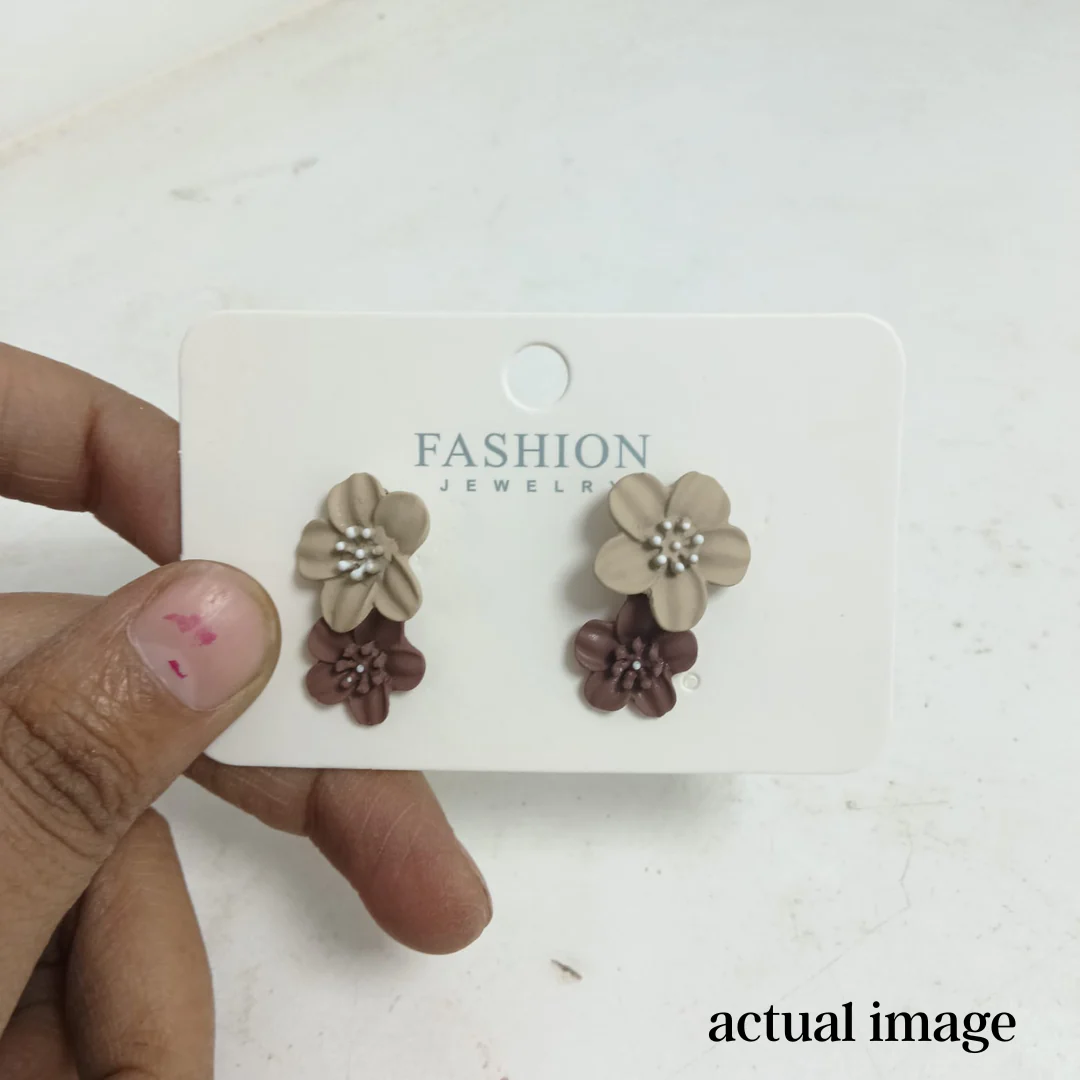 Blossom Gleam – Floral Stud Earrings - Image 6