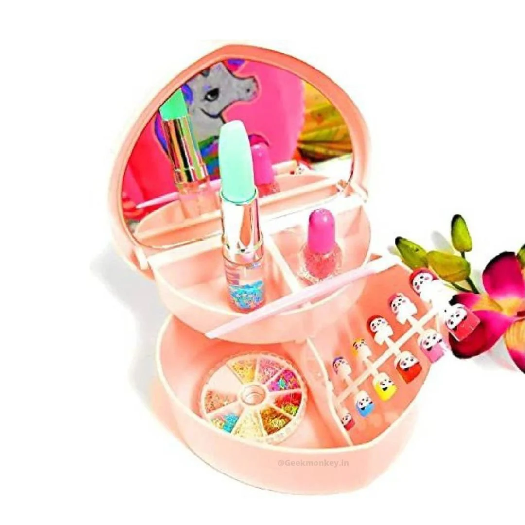 Heart Makeup Case  - Tiny Mirror Case - Image 3