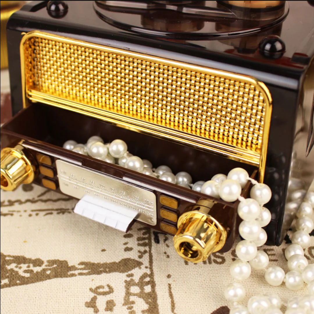 Kissing Couple Radio Music Box – Musical Box with Hidden Trinket Drawer - Image 3