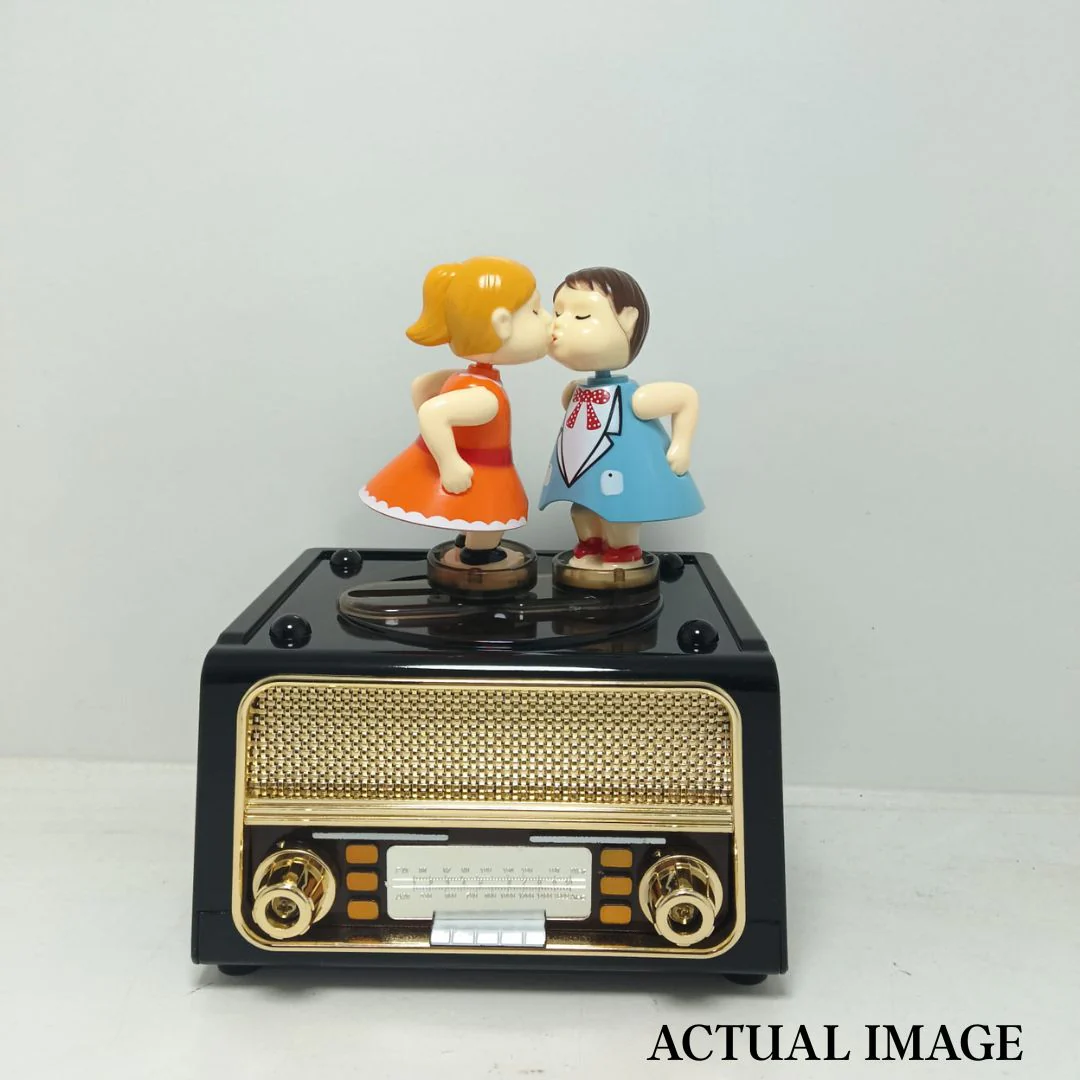 Kissing Couple Radio Music Box – Musical Box with Hidden Trinket Drawer - Image 7
