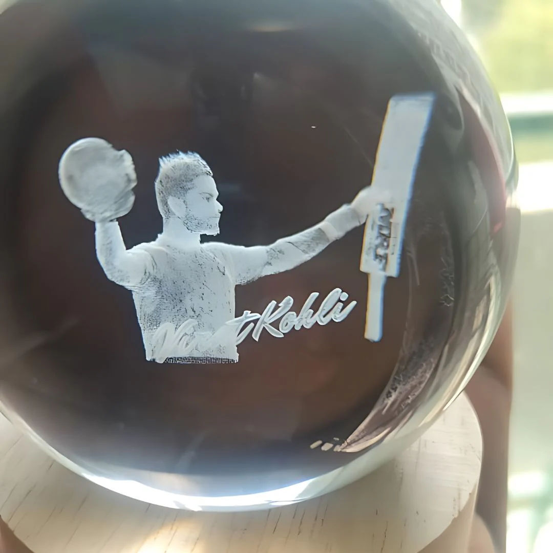 Celebrate Cricket and Football Royalty with a 3D Crystal Lamp - Image 3