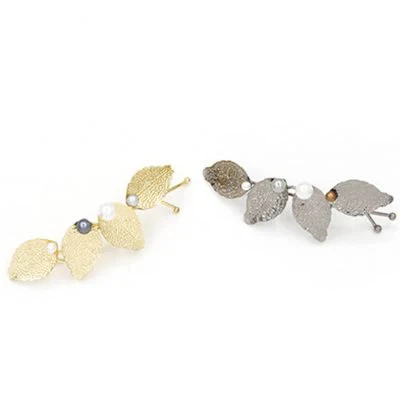 Leaf Shaped Hair Clip with Pearls - Image 3