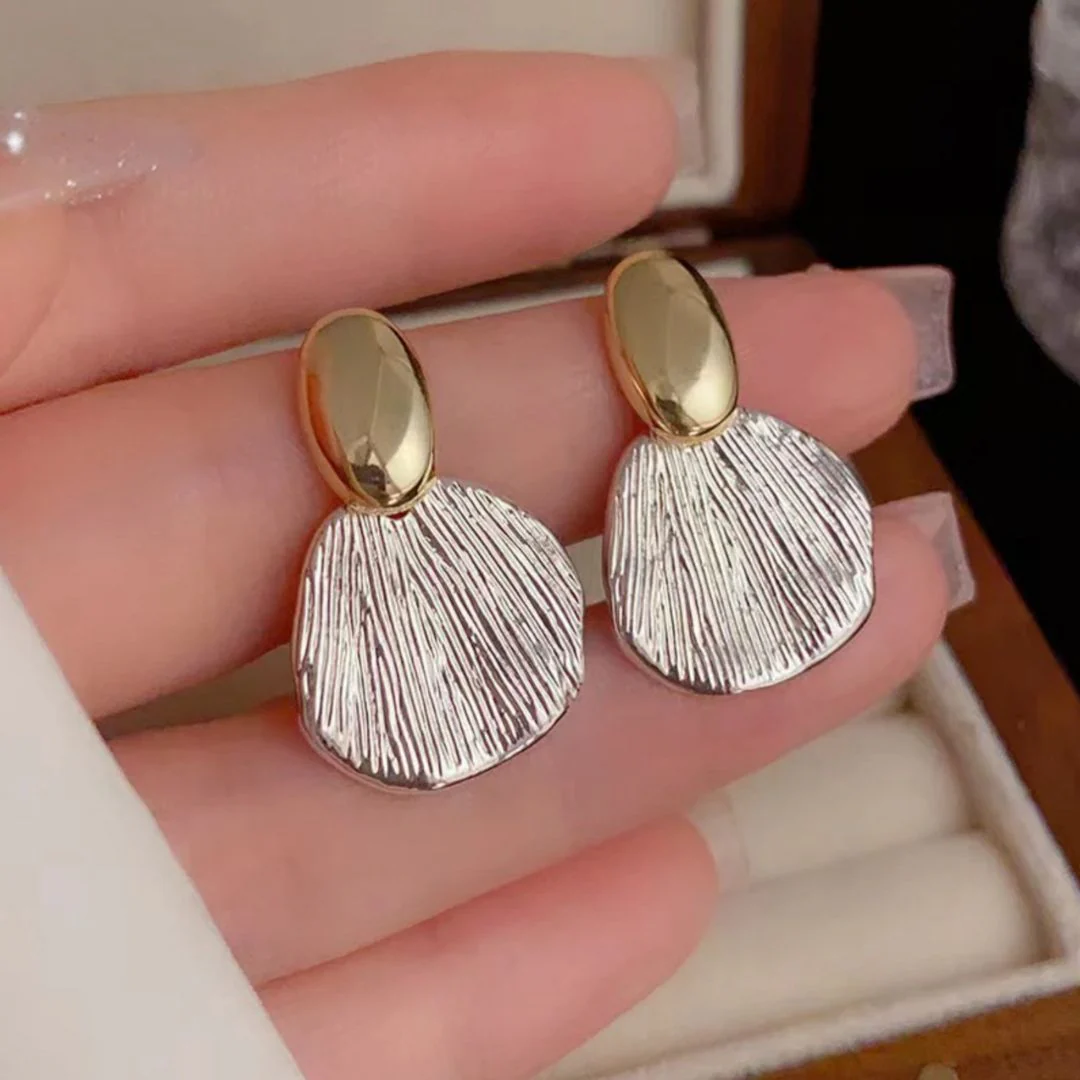 Metal Mirage Earrings – Glam Shell Drop - Image 2
