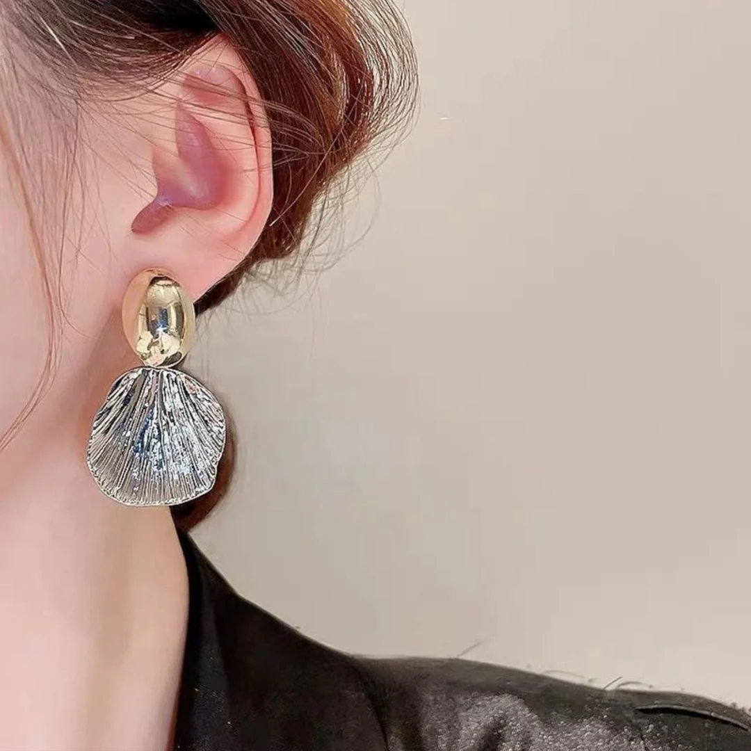 Metal Mirage Earrings – Glam Shell Drop - Image 3