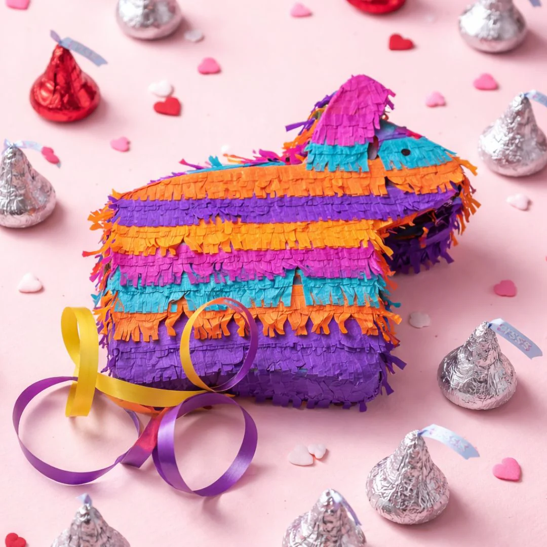 Mini Kisses Surprise Pinata - Image 2