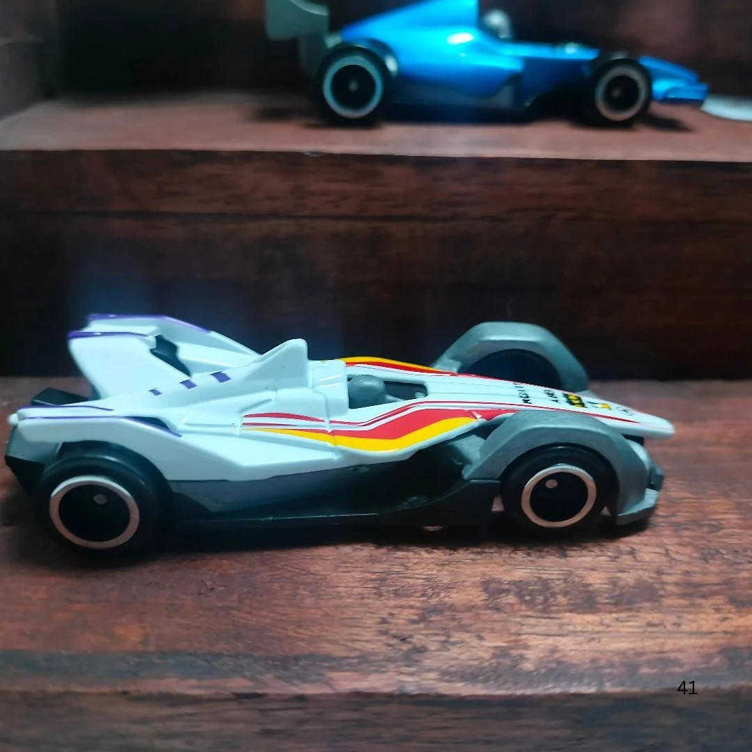 Miniature F1 Race Cars for Collectors (1 Piece) - Image 5