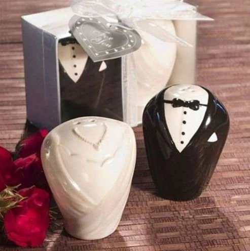Mr and Mrs Salt and Pepper Shakers - Image 4