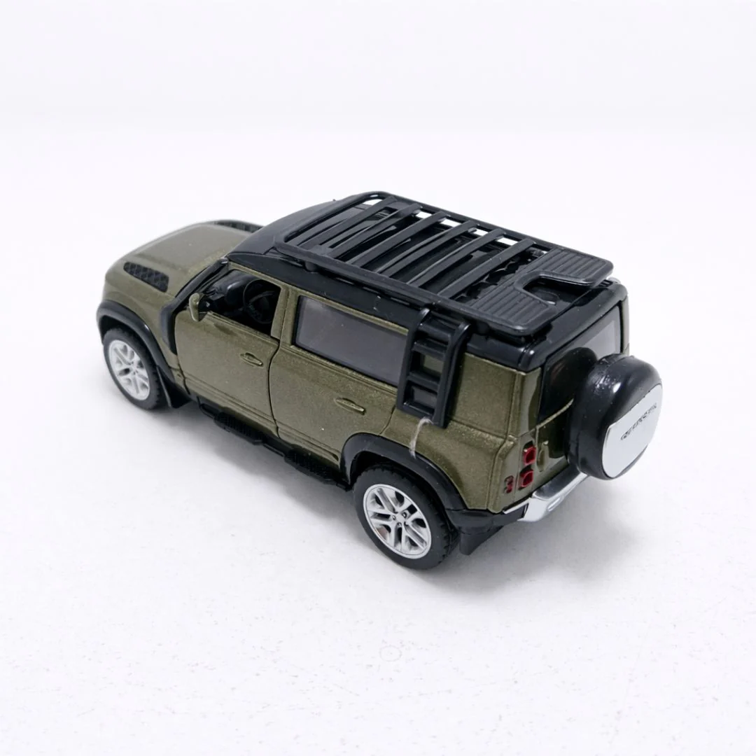 MSZ 2020 Land Rover Defender Official Licensed Diecast Collectible - Image 4