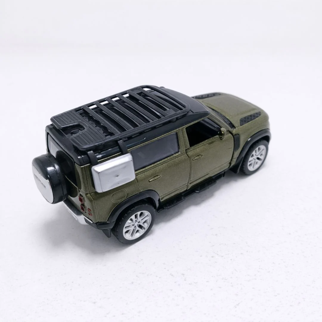 MSZ 2020 Land Rover Defender Official Licensed Diecast Collectible - Image 5