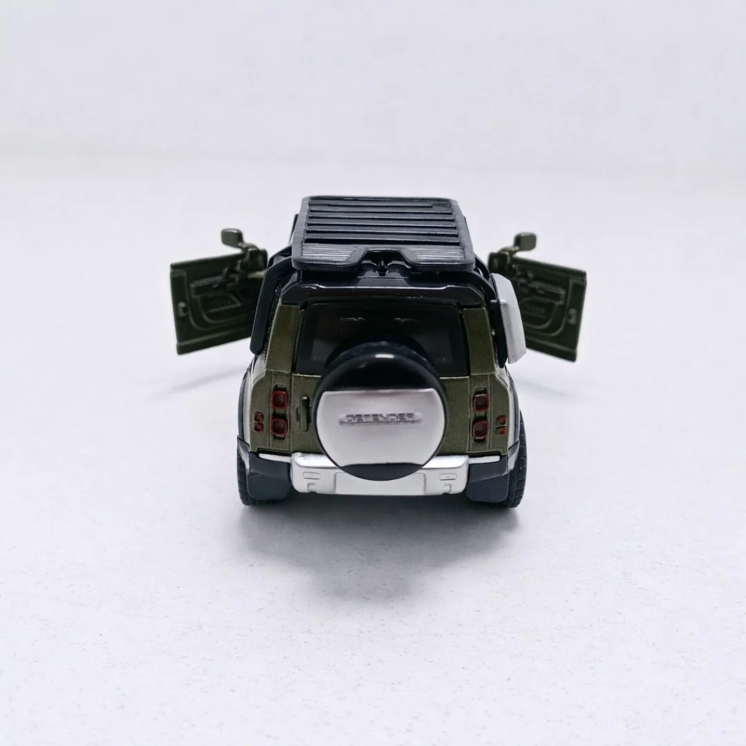 MSZ 2020 Land Rover Defender Official Licensed Diecast Collectible - Image 6