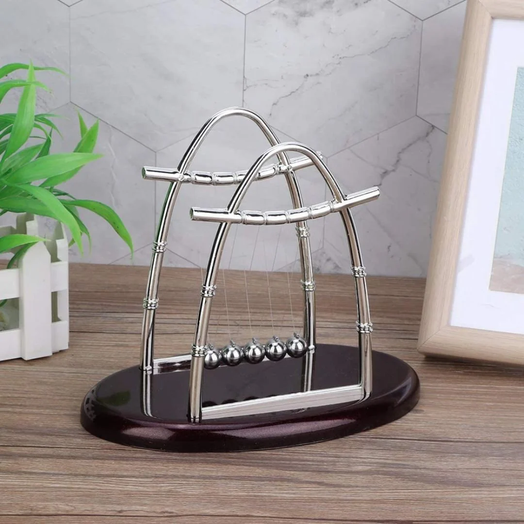 Newton's Cradle Curved (Collision Balls / Pendulum Balls)
