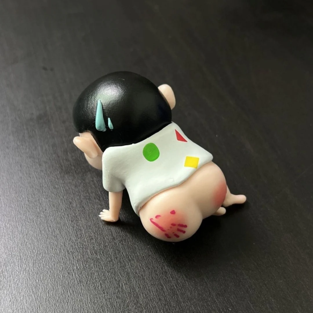 Shinchan Crawling Figurine with Blushed Bum – Comic Collectible Gift - Image 5