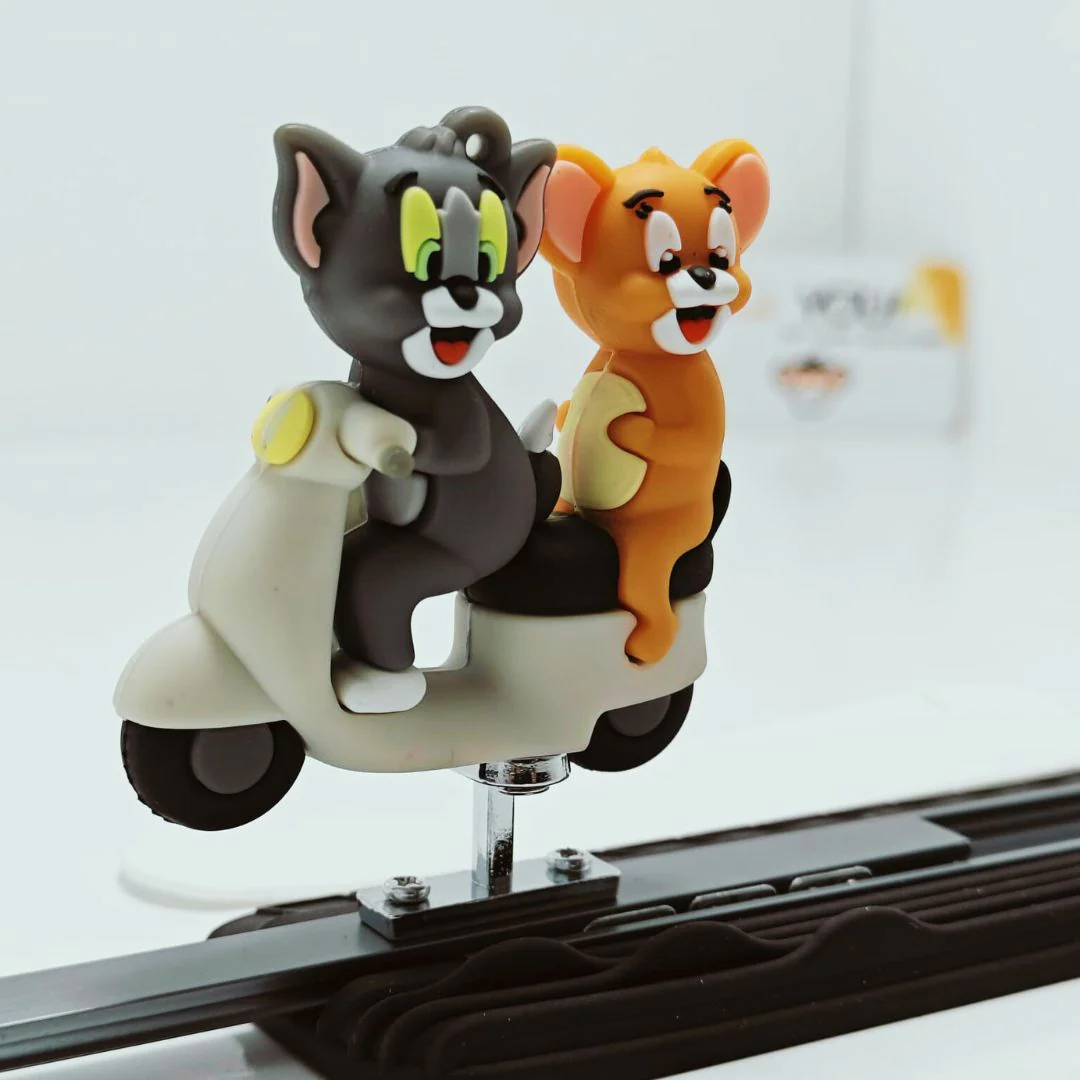 Sliding Tom n Jerry Car Decor | Nostalgia on Wheels! - Image 2