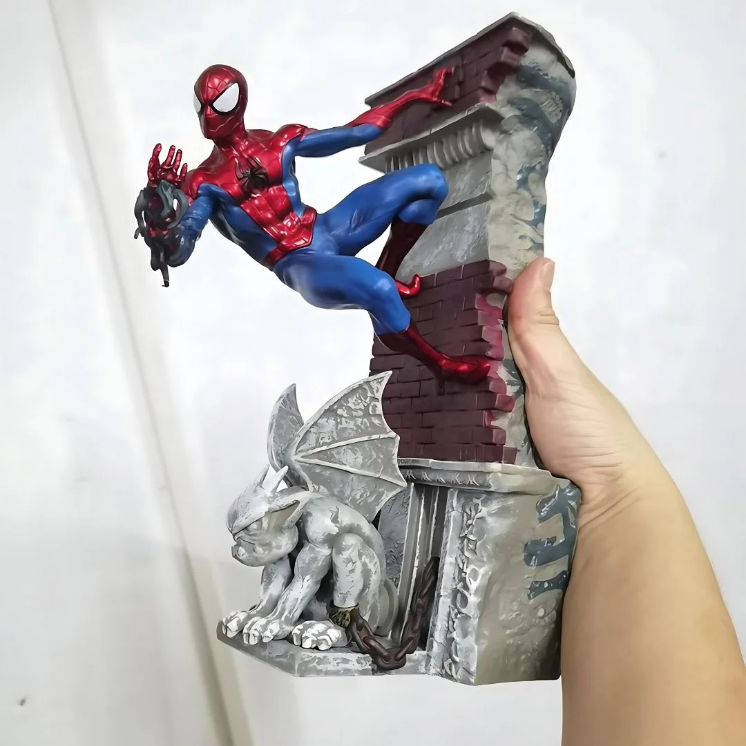 Spider-Man Statue : Scaling the Walls - Image 2