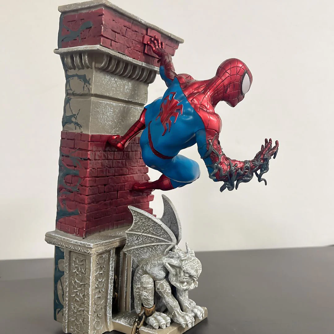 Spider-Man Statue : Scaling the Walls - Image 3