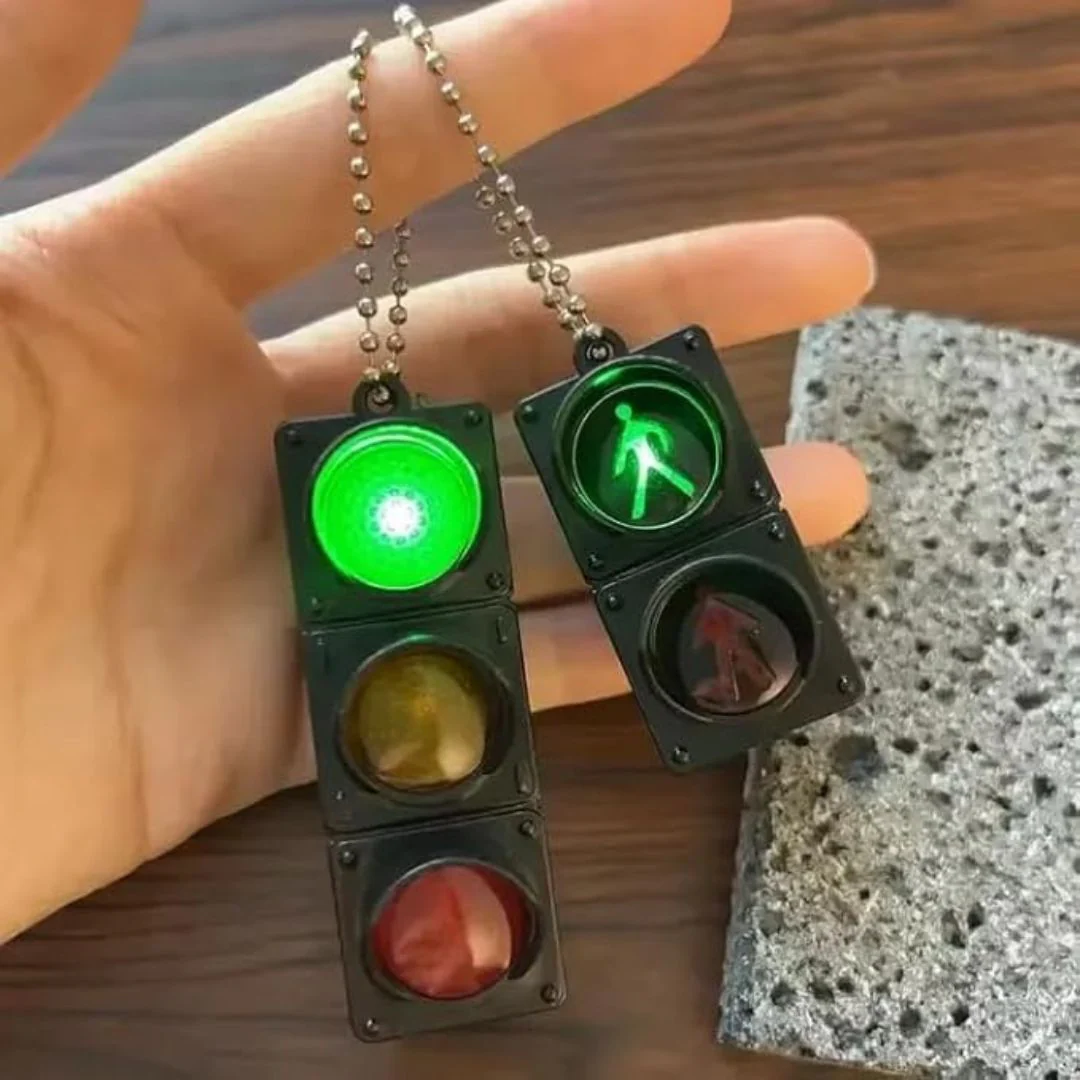 Traffic Light Keychain with LED Lights - Image 2